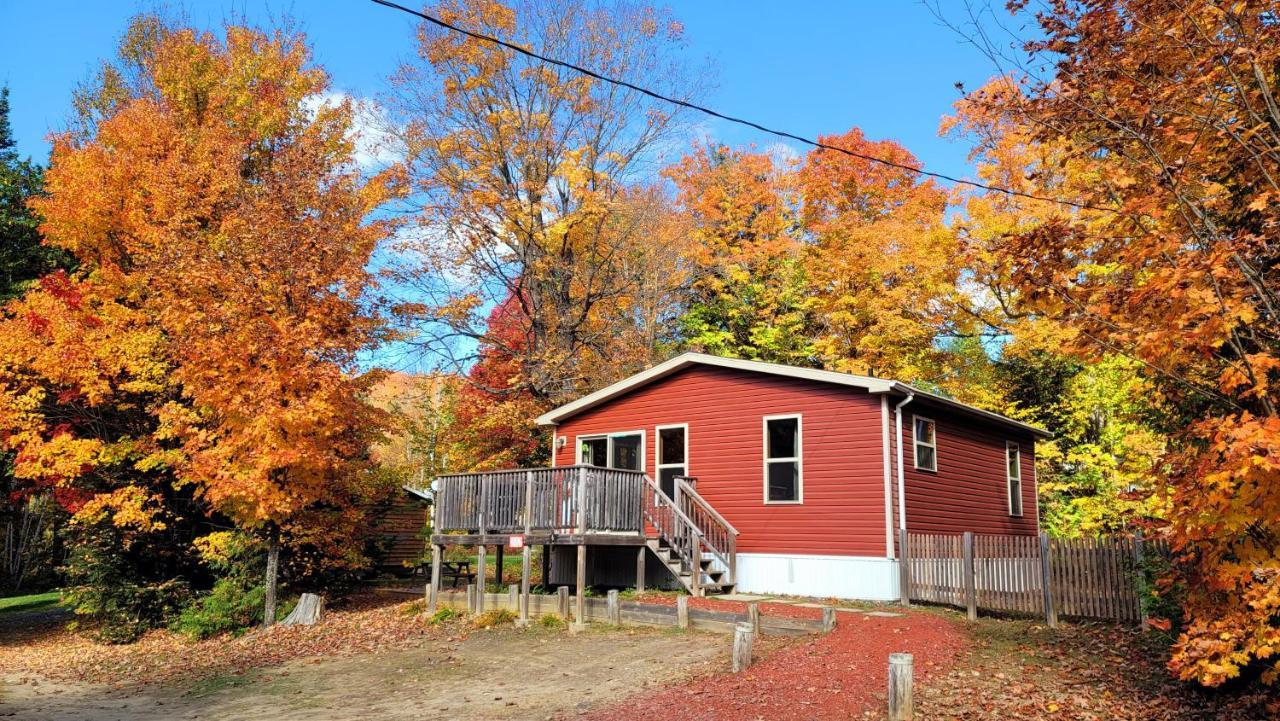 Parkway Cottage Resort And Trading Post Dwight Exterior photo