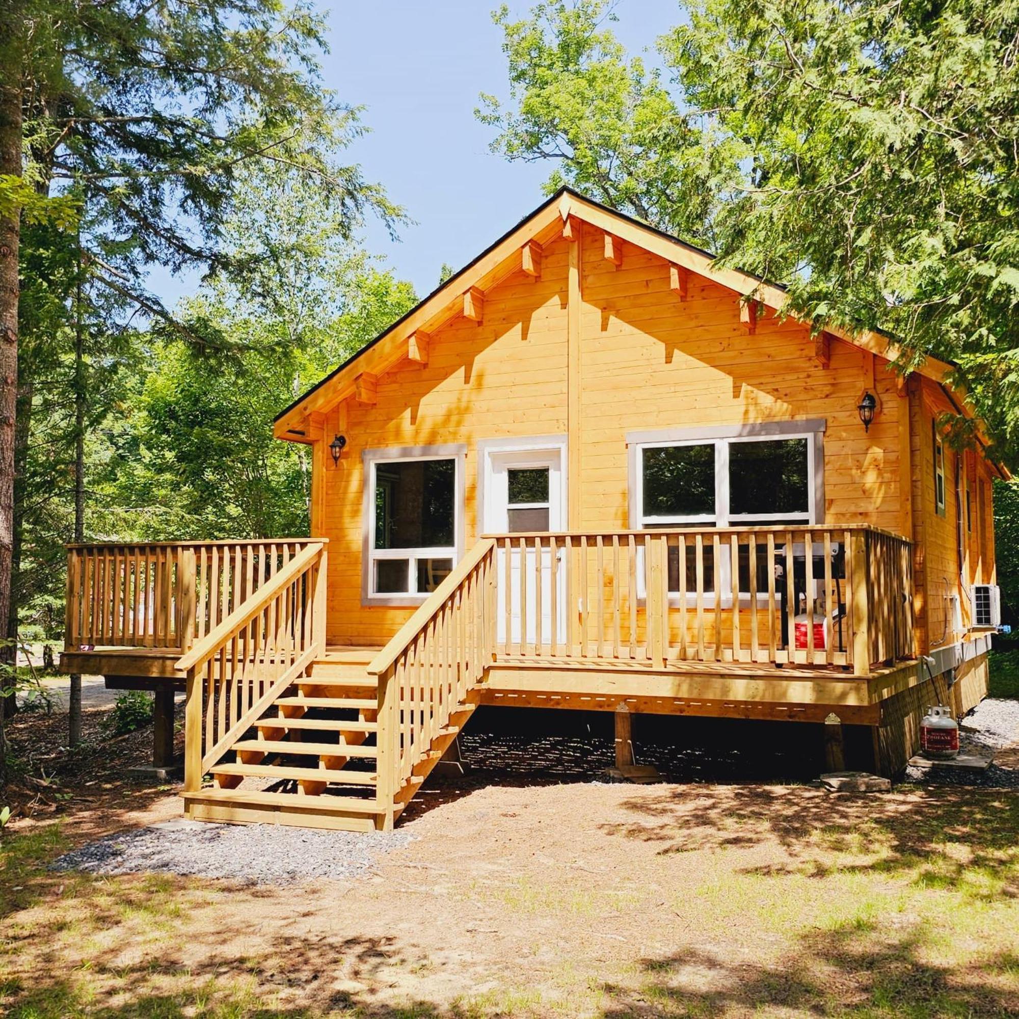 Parkway Cottage Resort And Trading Post Dwight Exterior photo