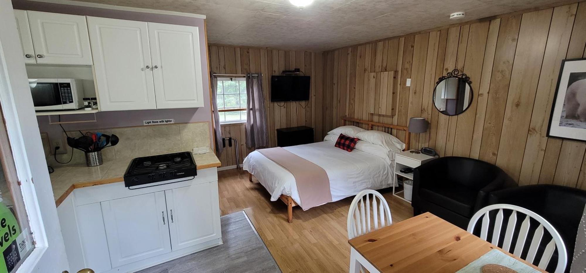 Parkway Cottage Resort And Trading Post Dwight Exterior photo